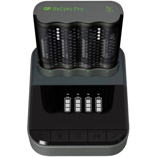 GP Pro P461 akkutöltő (AA, AAA méretekhez) +4x2700 mAh ReCyko AA akku #1