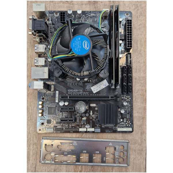 Gigabyte B250M-D2V alaplap + Intel Core i7-7700 CPU + 16GB DDR4 RAM (használt) #1