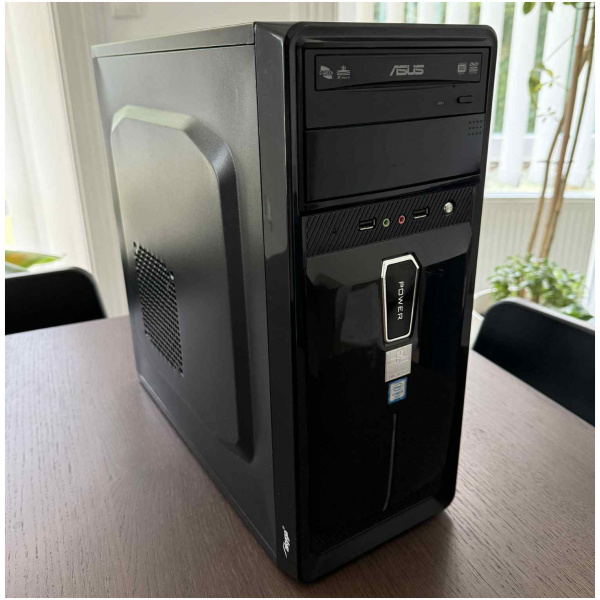 Egyedi használt PC (Core i3, 8GB, 120GB SSD, Int. VGA, Win 10 Home) #1