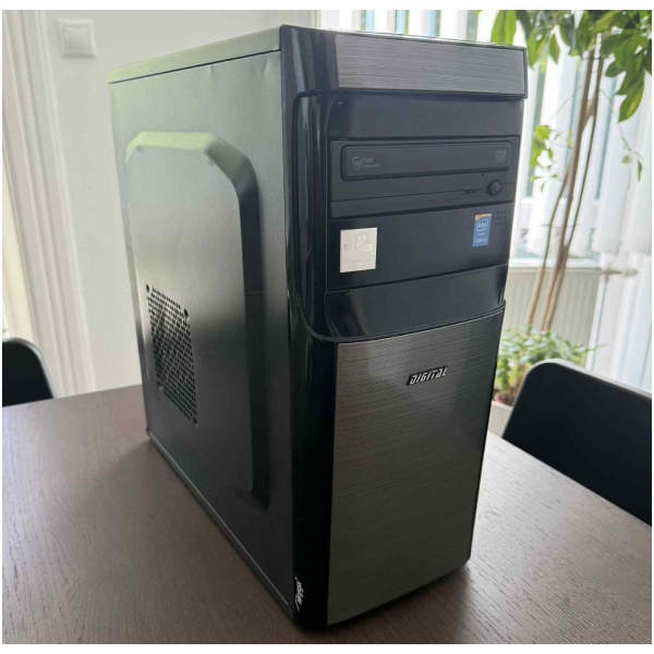 Egyedi használt PC (Core i3, 8GB, 120GB SSD, Int. VGA, Win 10 Home) #1