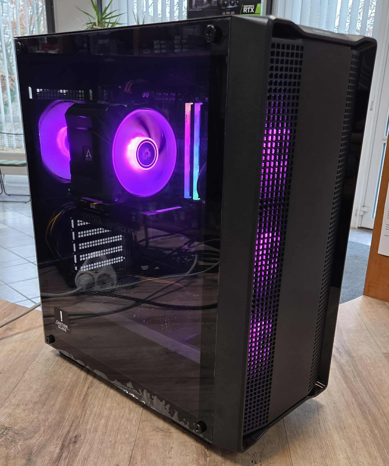 Épített Bovito Gamer PC (Core i5, 16GB RAM, 1TB SSD, RTX5060, Win 11 Home) #1